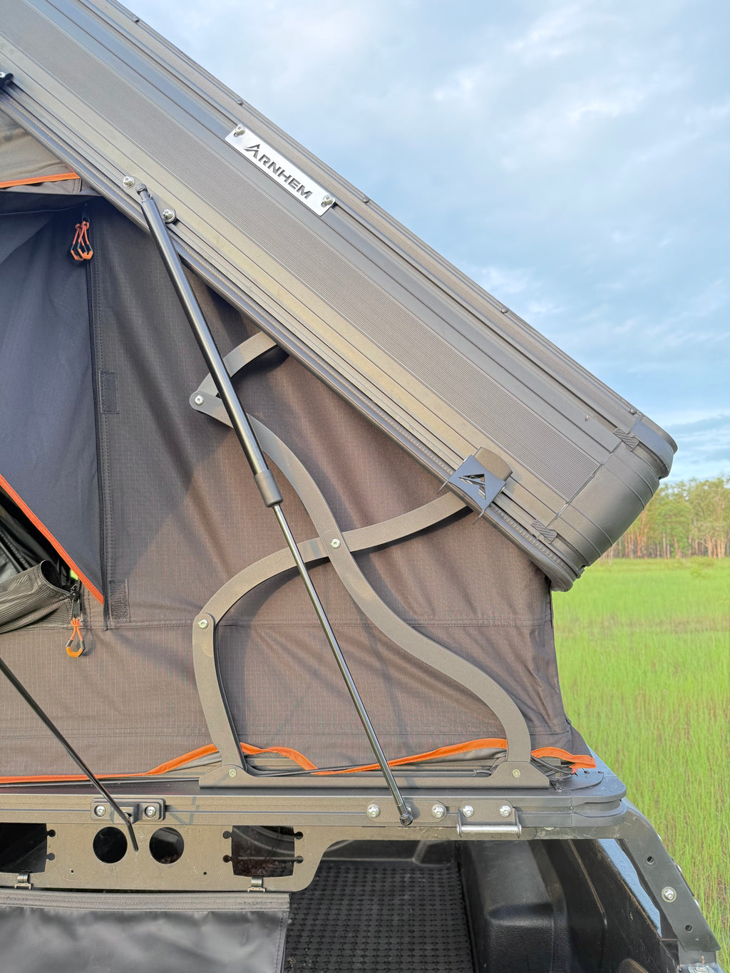TANAMI PRO 1.5 ROOFTOP TENT