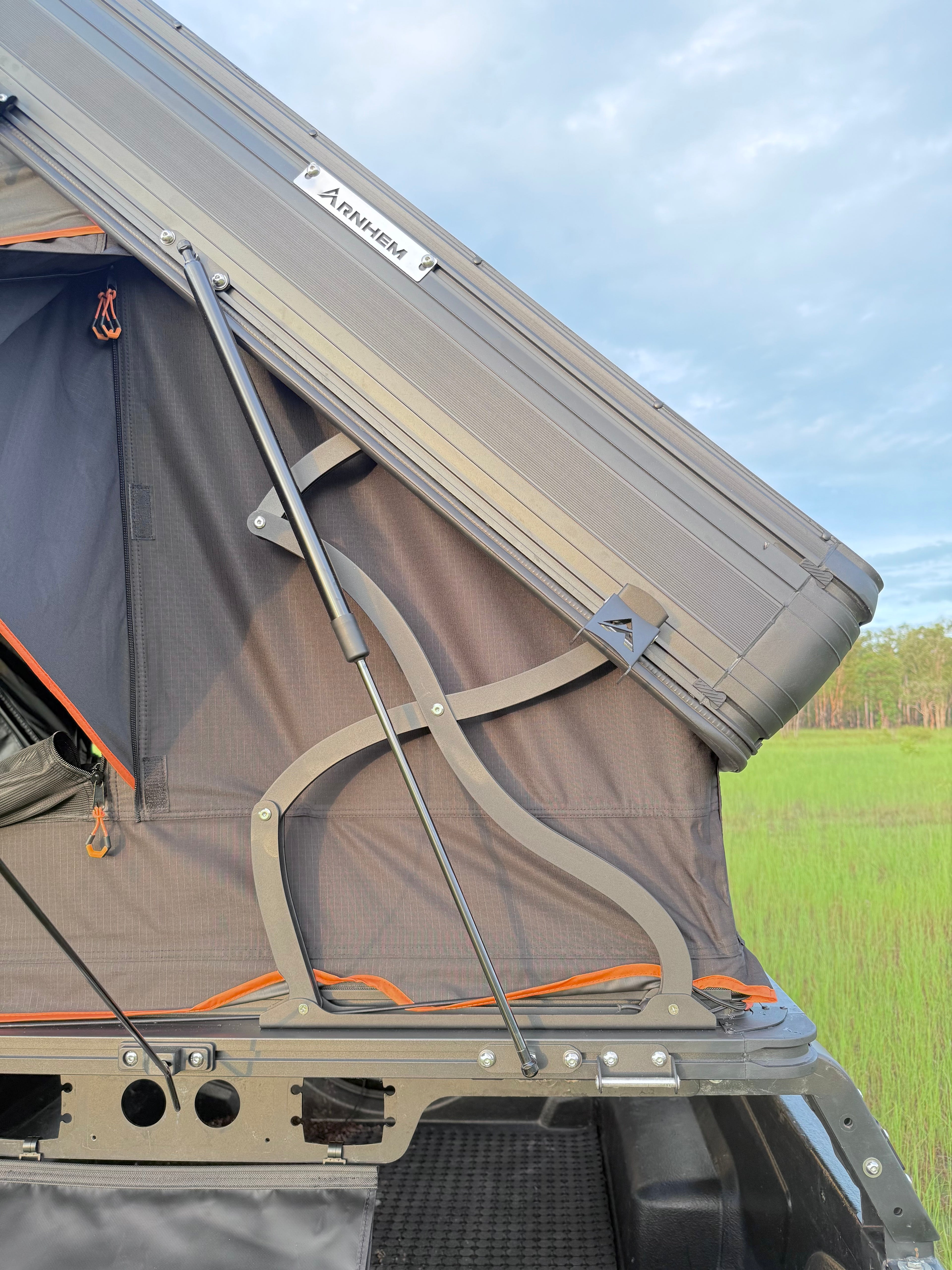 TANAMI PRO 1.5 ROOFTOP TENT