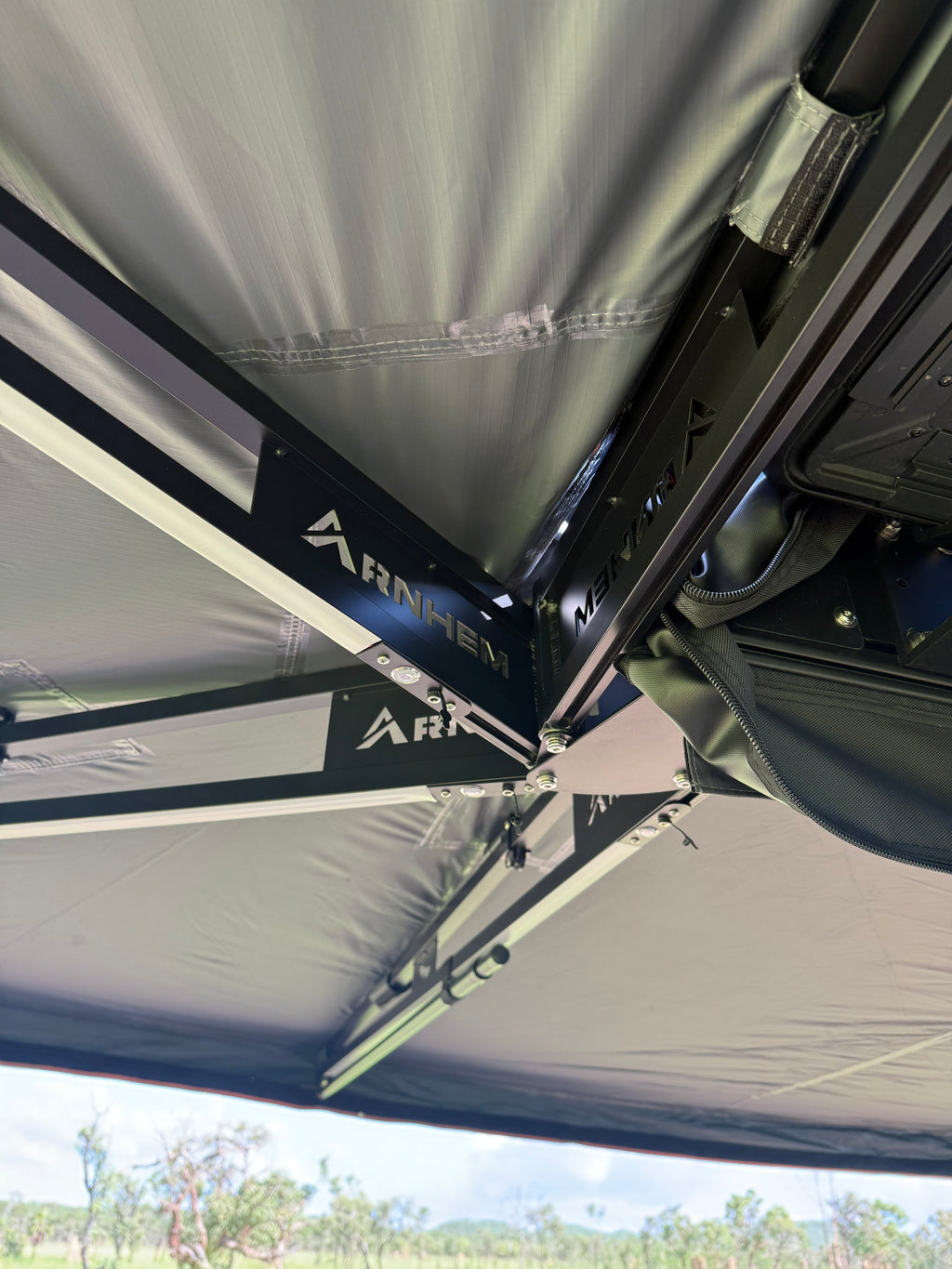BROLGA 270 XL FREESTANDING AWNING